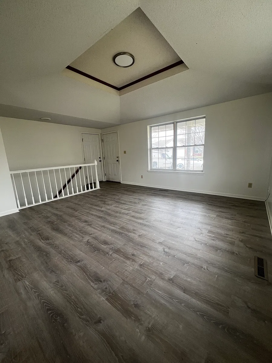 Building Photo - 2500 Hollyhock Dr