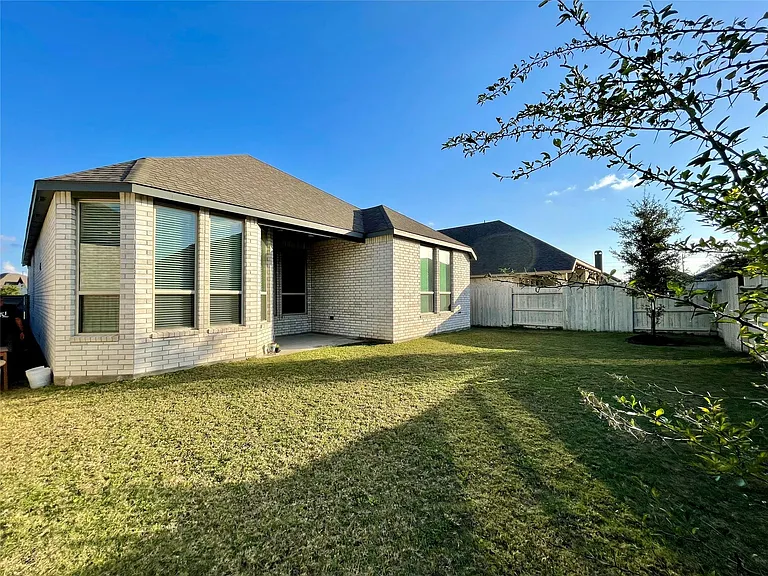 4334 Hemlock Grove Ln — Photo 35