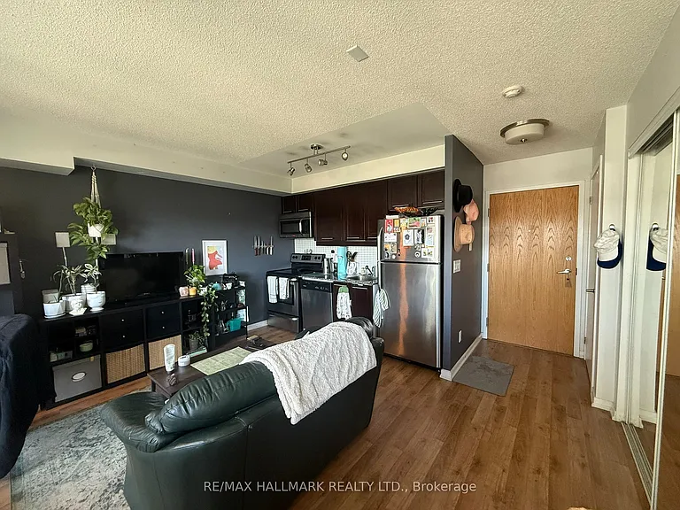 38 Joe Shuster Way W #709 — Photo 5