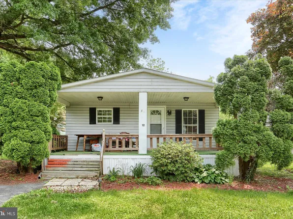12 Midland Dr, Millersburg, PA 17061