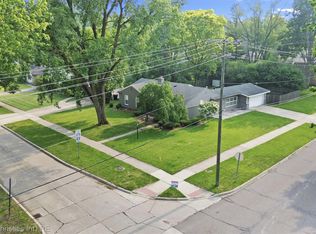 29745 Westbrook Pkwy, Southfield, MI 48076