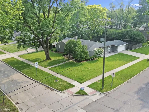 29745 Westbrook Pkwy, Southfield, MI 48076