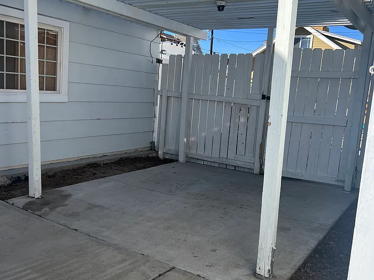 855 White Ave — Photo 7