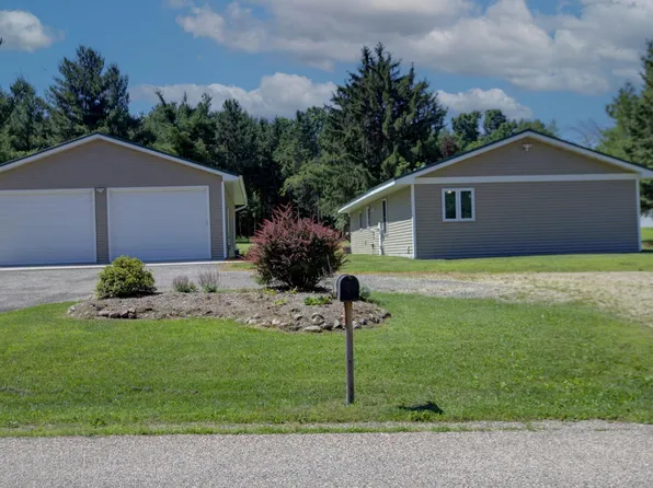 E5629 Waukaunaka St, Weyauwega, WI 54983