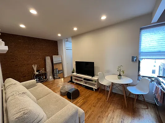 Rented by PRISTINE PROPERTY SOLUTIONS LLC | media 6
