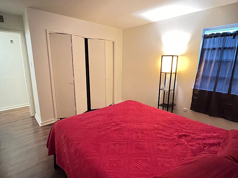 3619 W Markham St #9 — Photo 11