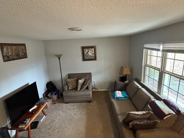 505 Sherwood Ct, Cary, NC