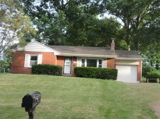 1202 Stein Rd, Saint Louis, MO 63135