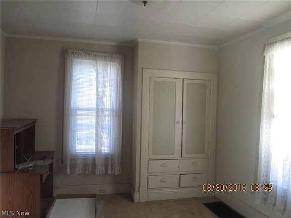 4th image of 943 Princeton Ave