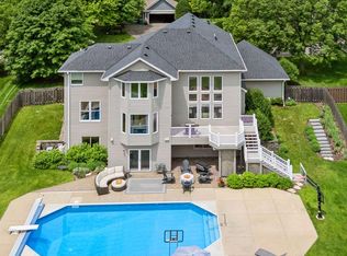 5675 Marsh Pointe Dr, Shorewood, MN 55331