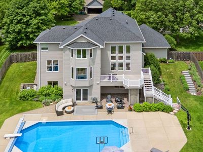 5675 Marsh Pointe Dr, Shorewood, MN, 55331