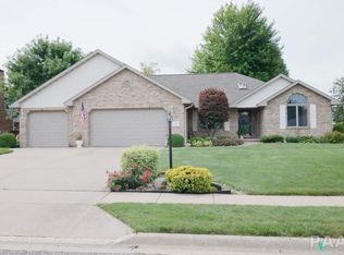30 Saint Marks Cir, Morton, IL