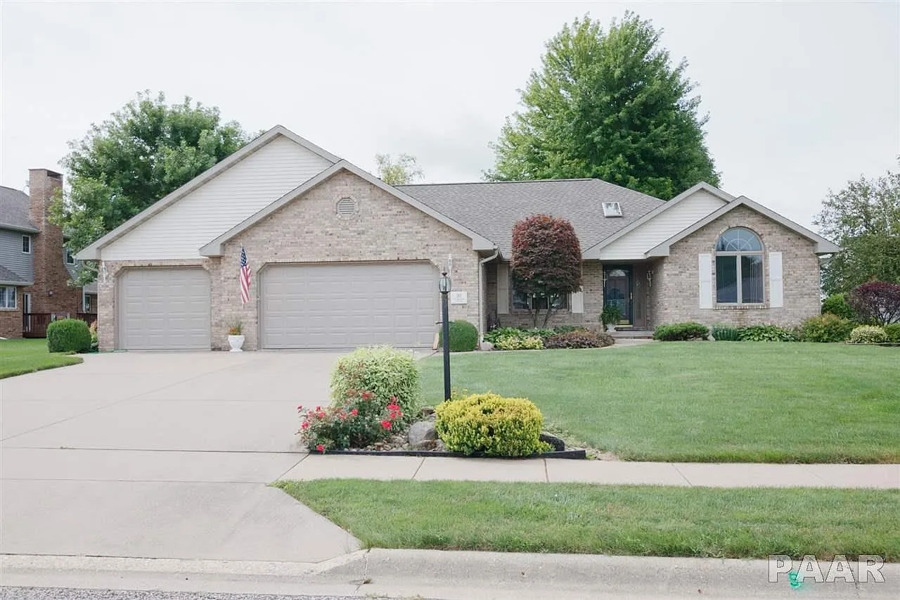 30 Saint Marks Cir photo 1