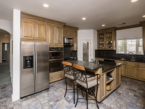 4th image of 1470 Park Terrace Ave