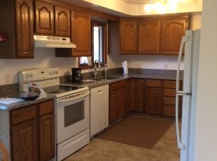 6611 Elmwood Ave, Independence, OH
