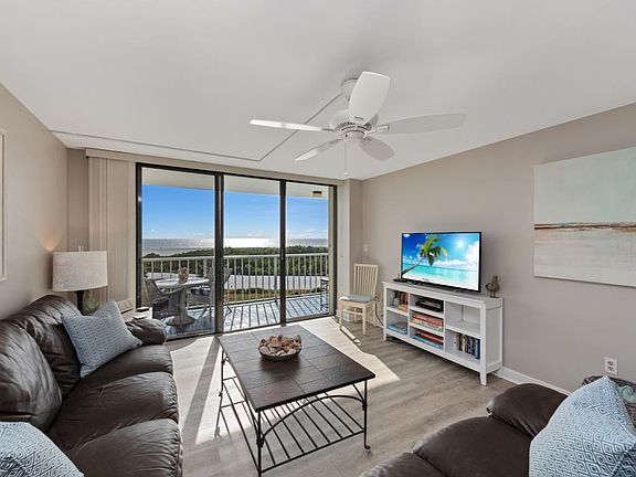 5th image of 380 Seaview Ct APT 605