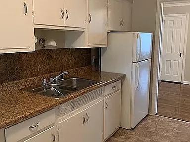 926 Kenwick Rd #B — Photo 3