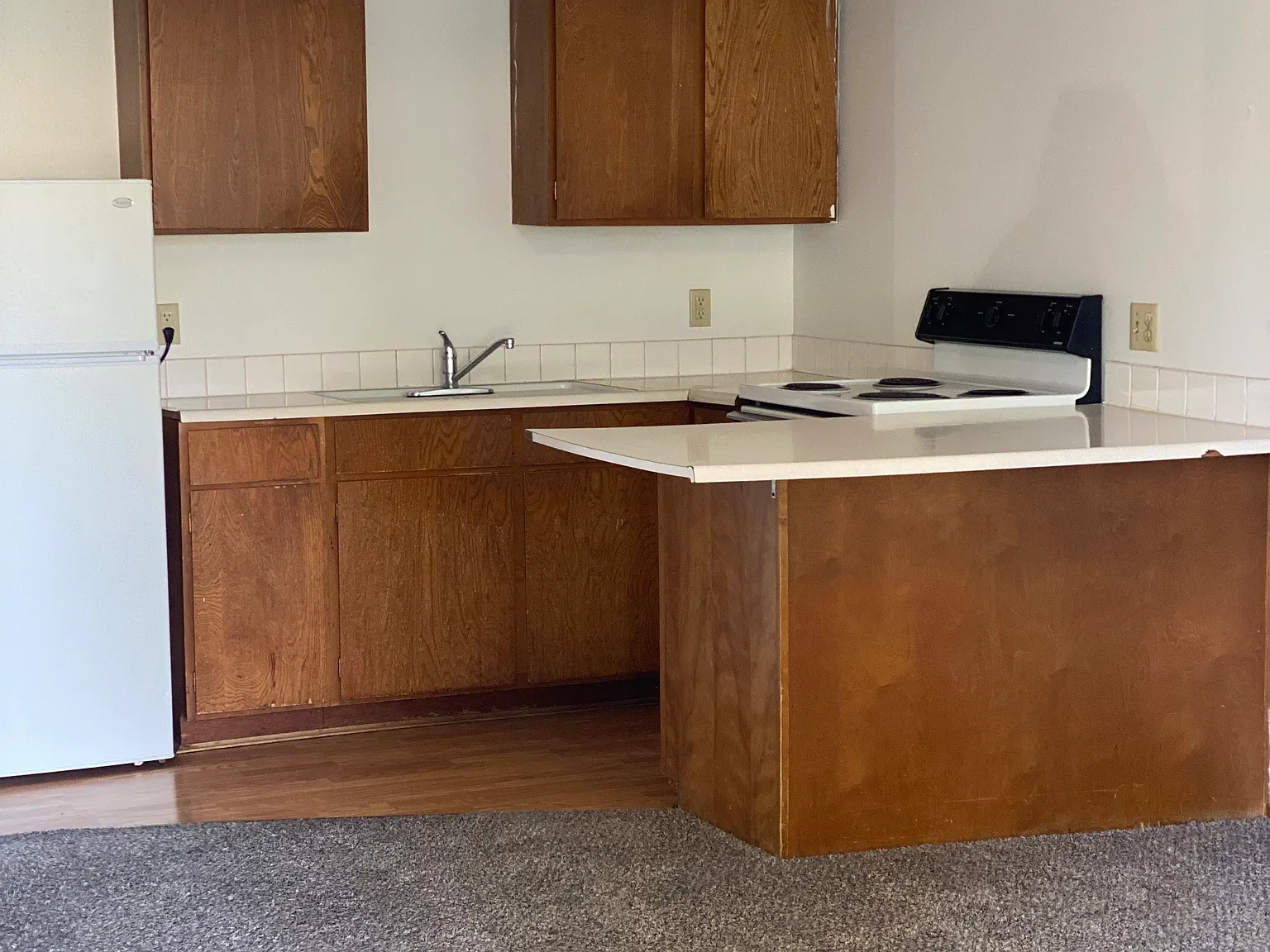 College Park Apartments — Photo 2