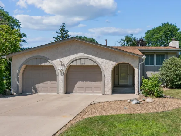 2419 Galtier St, Roseville, MN 55113