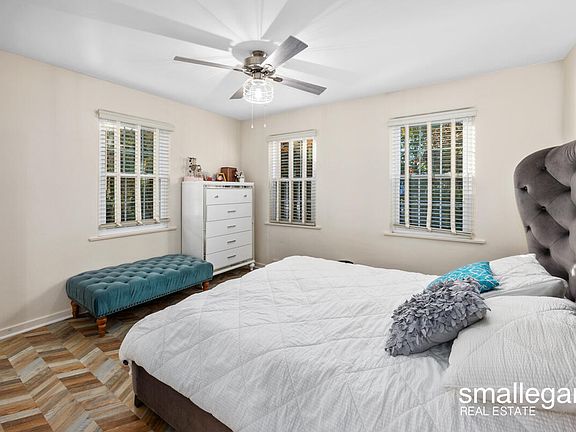 4th image of 1015 Waverly Ave