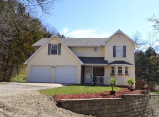 1432 Eastview Dr, Holts Summit, MO 65043