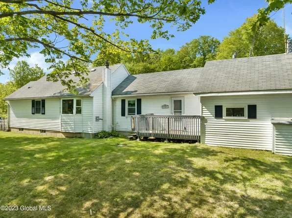 207 Old Road, Grafton, NY 12052