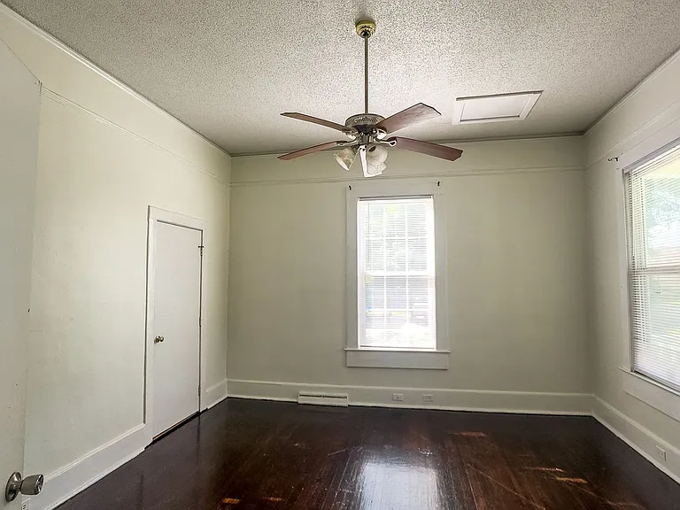 1112 Olympia Ave — Photo 17