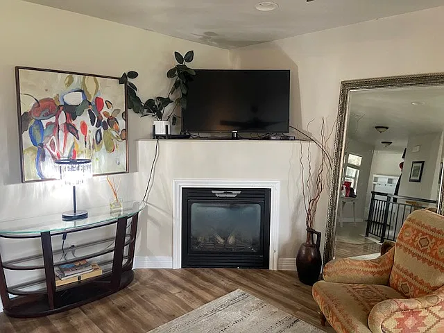 5 bed, 3000 sqft, $3,800 — Photo 4