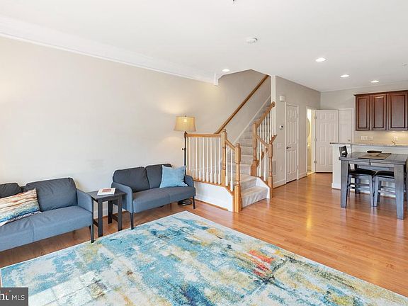 2nd image of 2219 Oberlin Dr