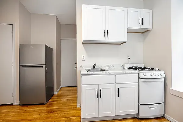 Rented by REAL New York | media 18