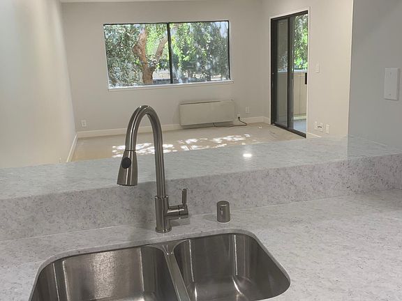 4th image of 980 Kiely Blvd Unit 221