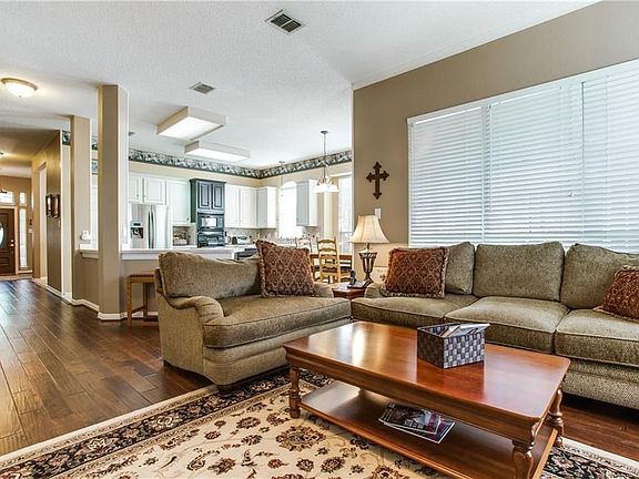 4th image of 11107 Williamsburg Ln