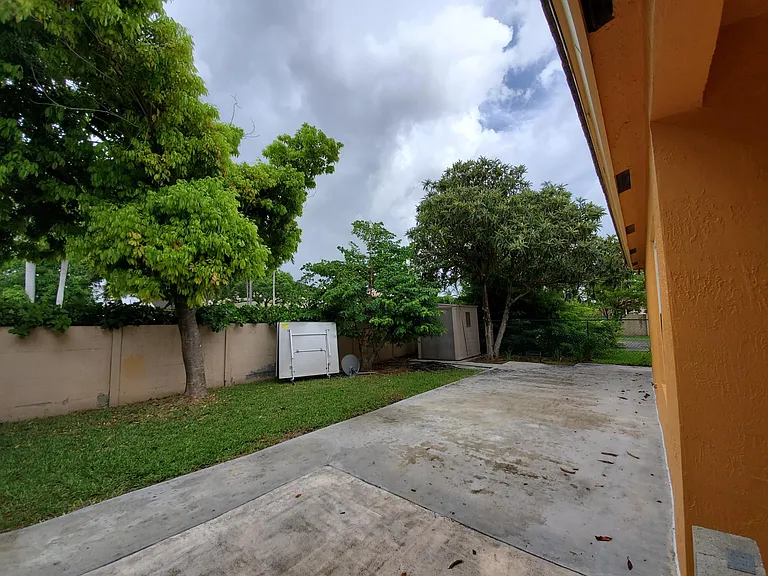 12448 SW 121st Ave — Photo 15
