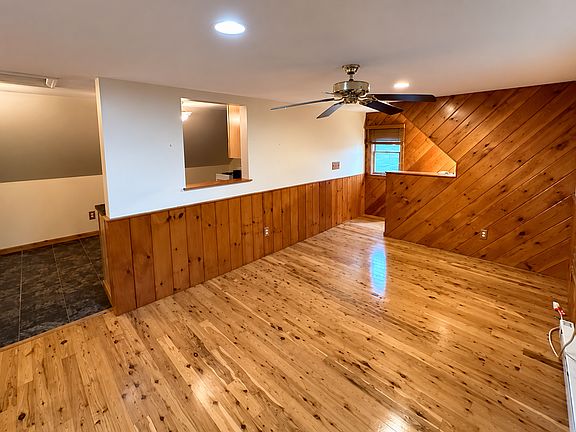 5th image of 9 Weir Ave #3