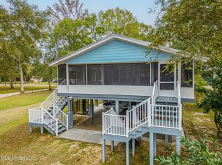 1949 Pascagoula River Rd, Moss Point, MS 39562