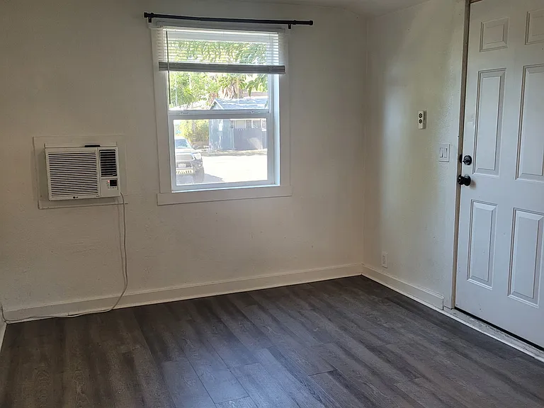 Lower Lakeshore Dr — Photo 6