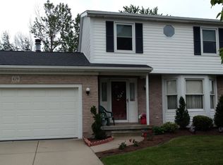 69 Baywood Dr, Cheektowaga, NY 14227