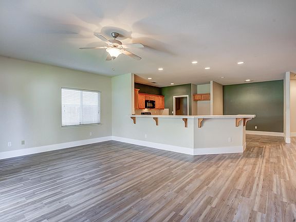 5th image of 490 Springtime Ln