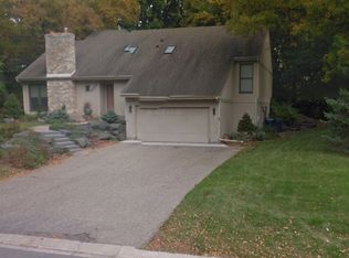 10233 Wildwood Rd, Bloomington, MN 55437