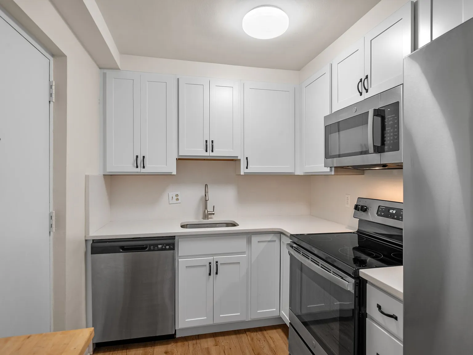 2 bed, 989 sqft, $3,495 — Photo 4