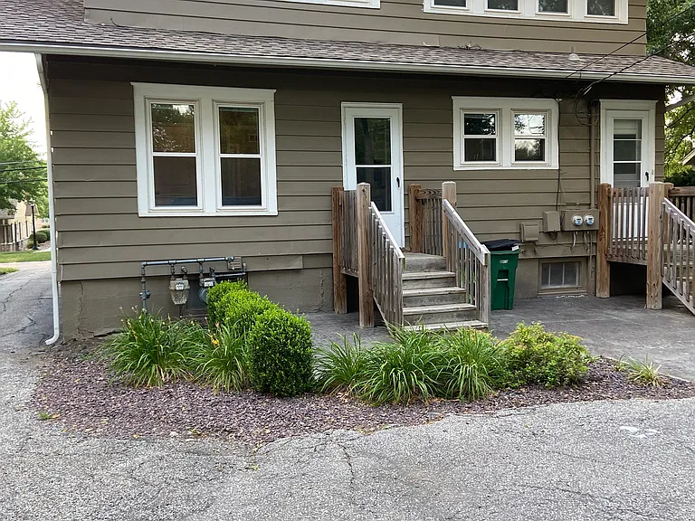 415 SE 3rd St #A — Photo 8