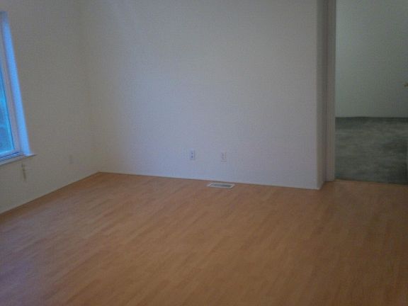 4th image of 28 Meghans Way