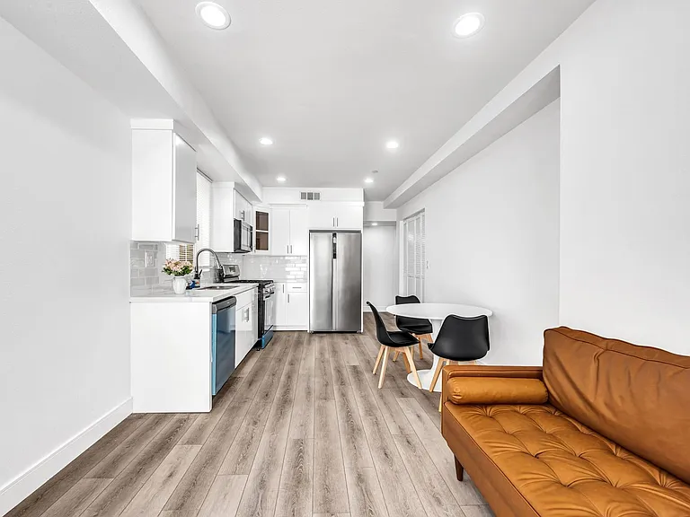 1156 W 38th St — Photo 13