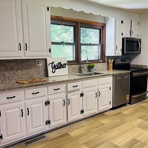 4931 Lair Dr — Photo 6