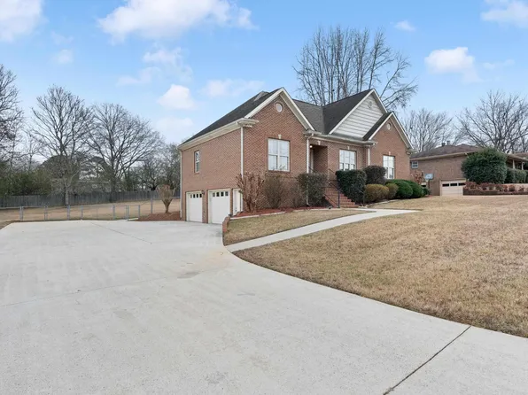 1056 Sunny Dell Ln, Bessemer, AL 35023