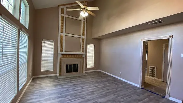 1522 Beach Ln — Photo 2