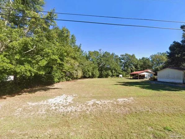 Garllum Dr, Pace, FL 32571