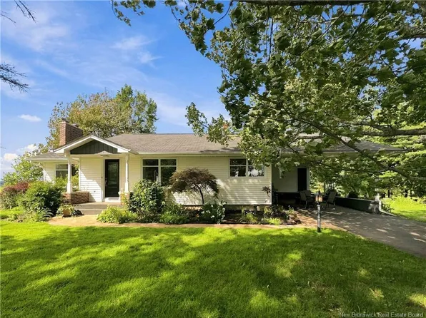 1169 Coverdale Rd, Riverview, NB E1B 5G4