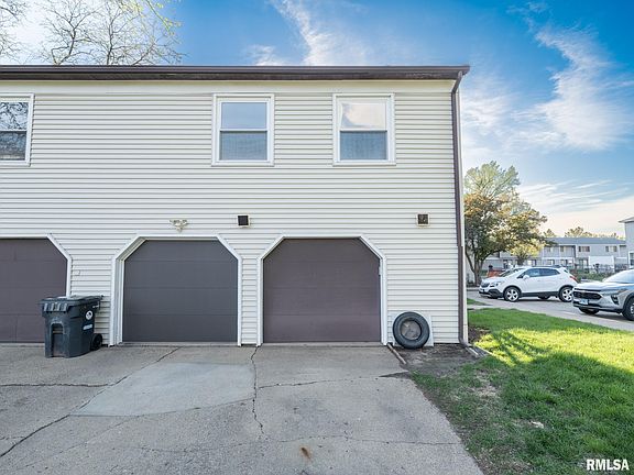 3rd image of 1024 Florence Ave