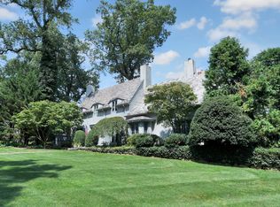 327 McKinley Pl, Ridgewood, NJ 07450